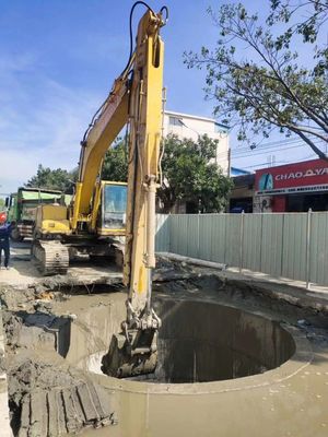 Hiệu suất đào mạnh Excavator cánh tay trượt SH240 cho đường hầm Jacking 24T với phụ kiện