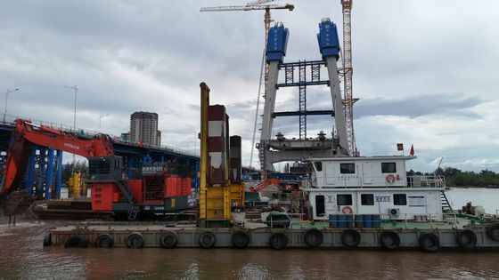 Cánh tay Long Arm Excavator với Xô và xi lanh cho  KOBELCO Hitachi