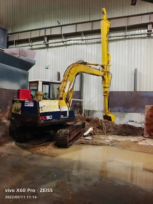Máy đào 3 phần cánh tay phá hủy Hyundai R225 tùy chỉnh 25T-45T Dự án phá hủy tòa nhà cao tầng Q355B
